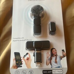 Wireless Recording Microphone for Apple & Android - Black